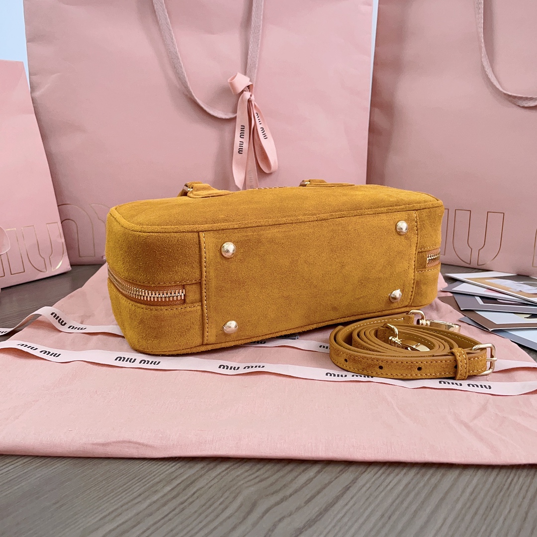 MiuMiu Top Handbags-27X12X9CM