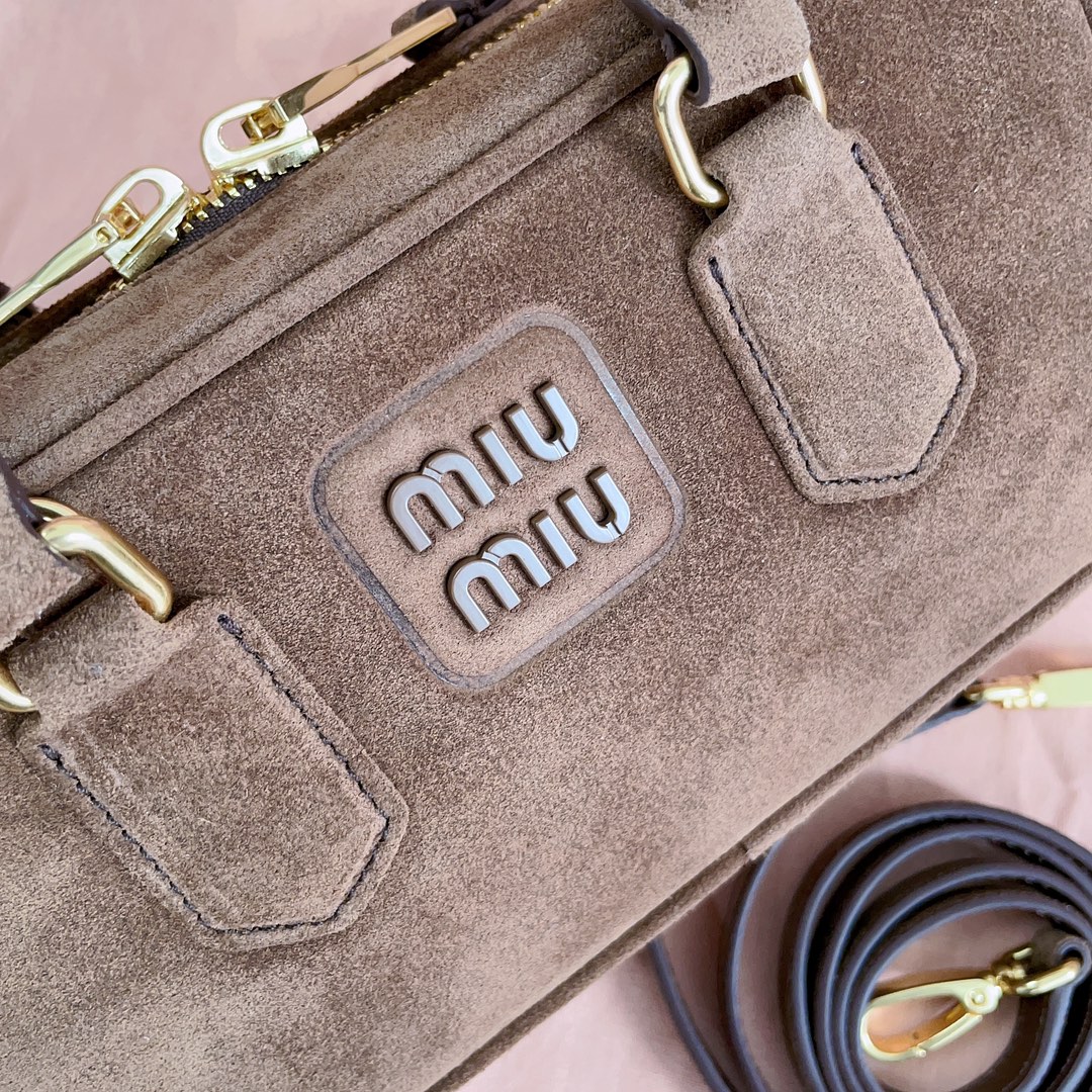 MiuMiu Top Handbags-22X10.5X7.5CM