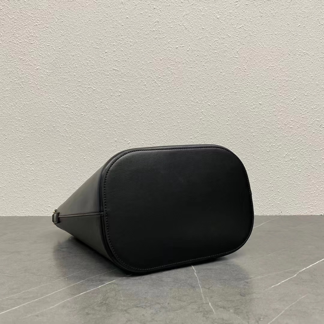 Ce**e triomphe l**ise bag-23.5x24x16cm