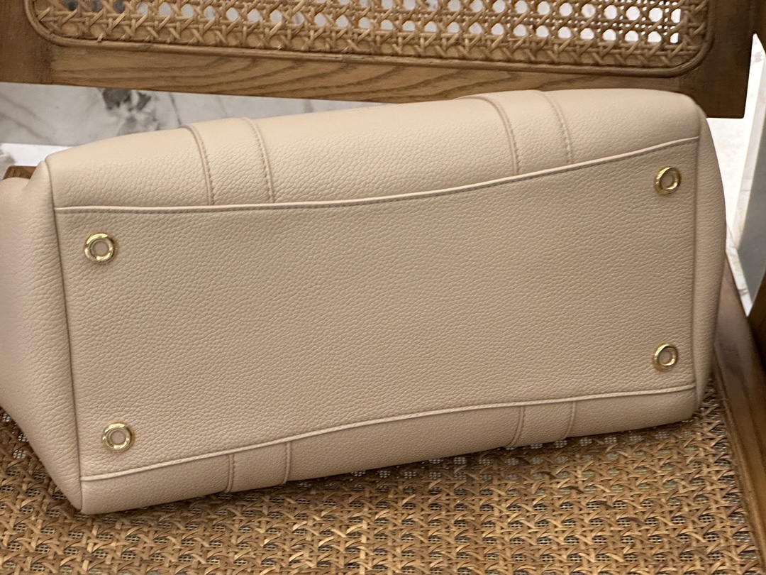 Loro Piana Loom Bag L32-33 x 23 x 18CM