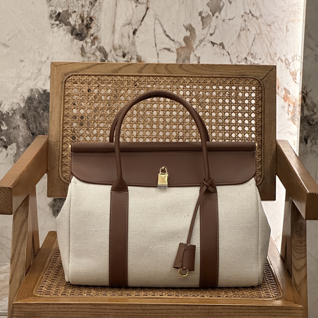 Loro Piana Loom Bag L32-33 x 23 x 18CM