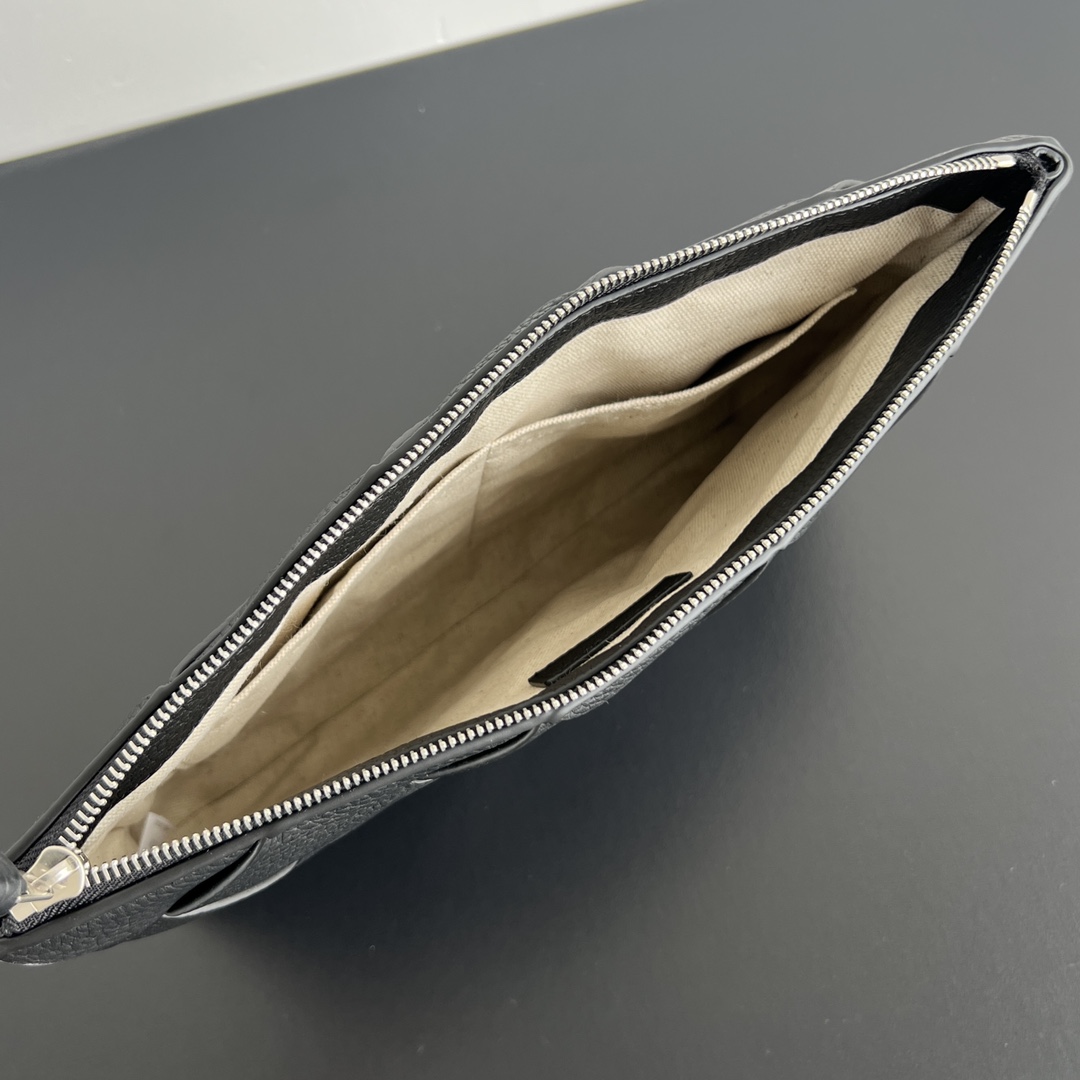 Bo*te*ga ve*ne*ta diago pouch-33x23x2cm