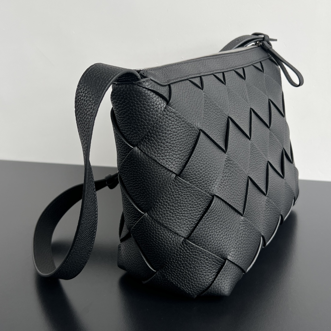 Bo*te*ga ve*ne*ta diago hobo-39*24*16cm