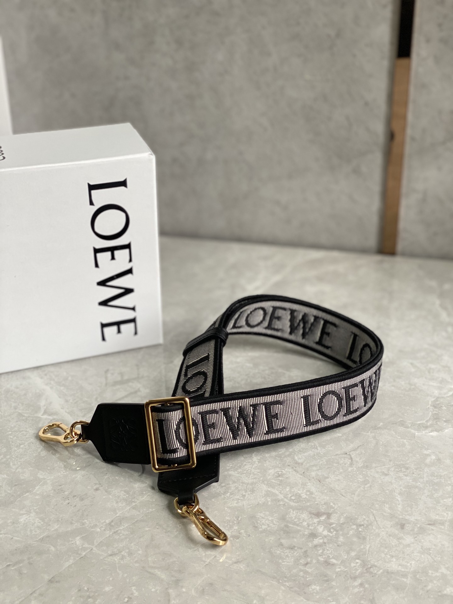 Loewe Straps