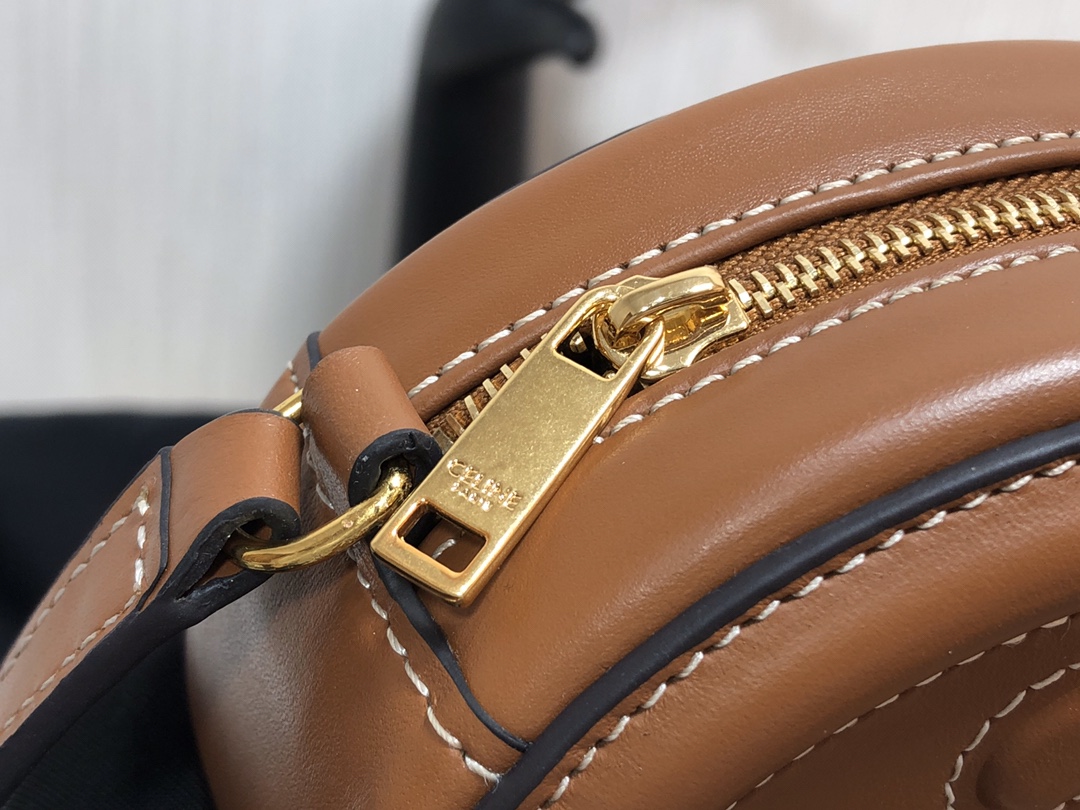 Celin Cabas Triomphe Handbags-16*13*4CM