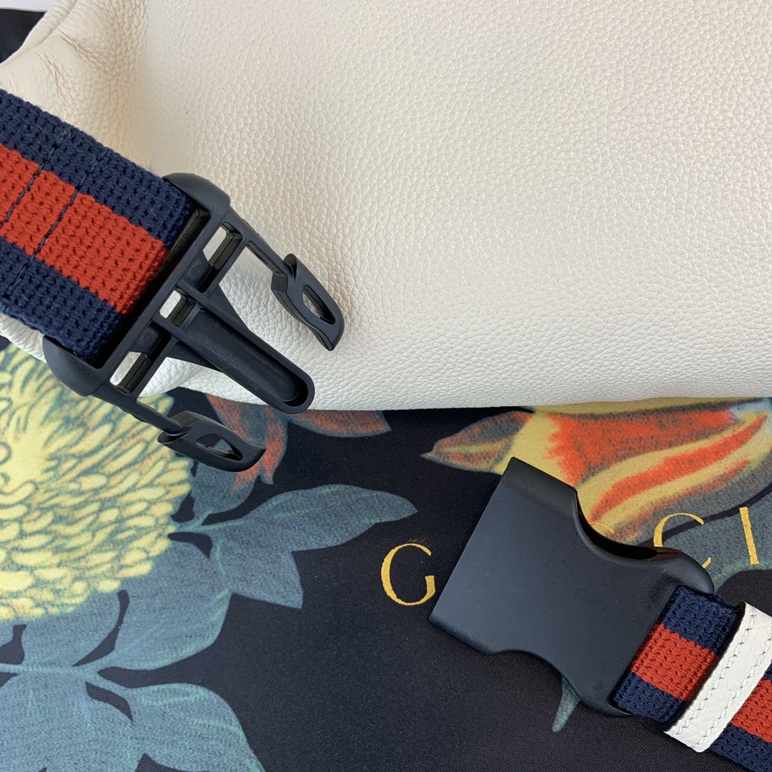 G*u*i waist bag-28×18×8cm