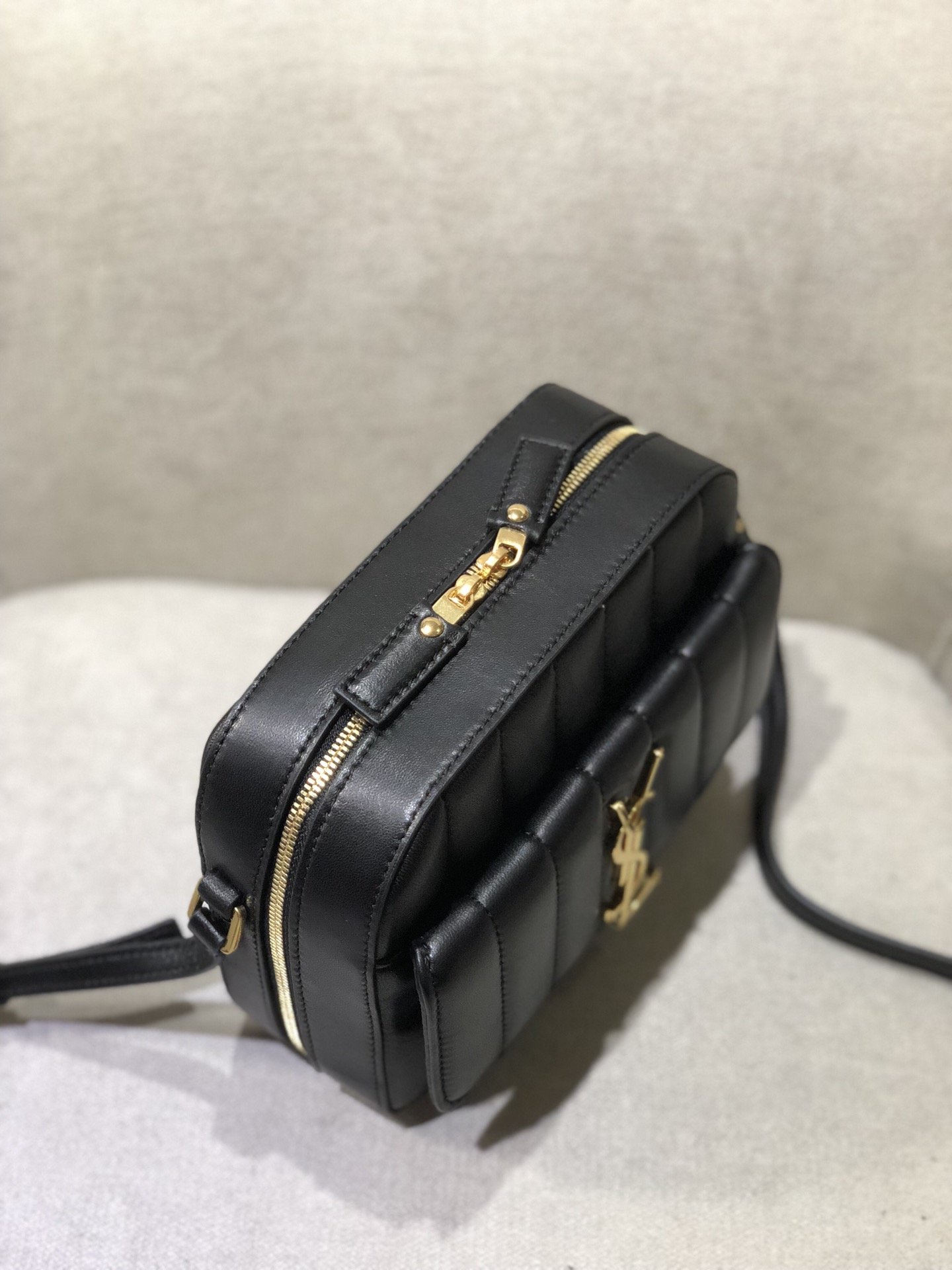 YSL Vicky Chain Bag-18*13*6CM