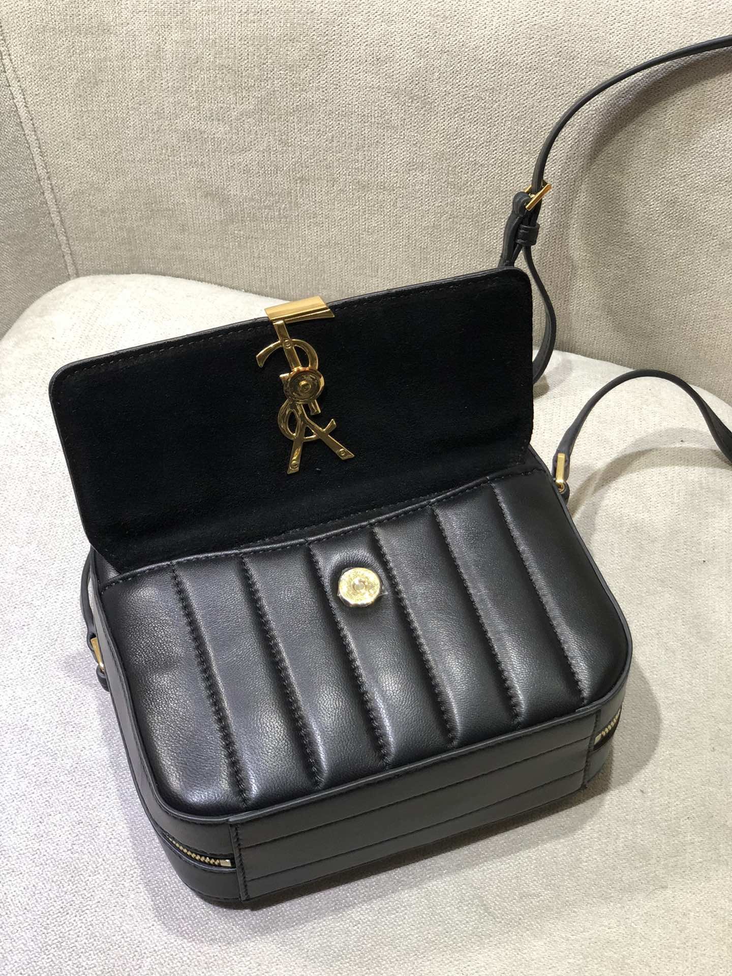 YSL Vicky Chain Bag-18*13*6CM