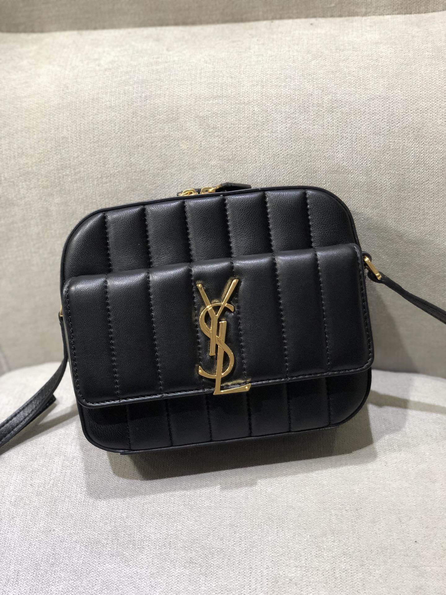YSL Vicky Chain Bag-18*13*6CM