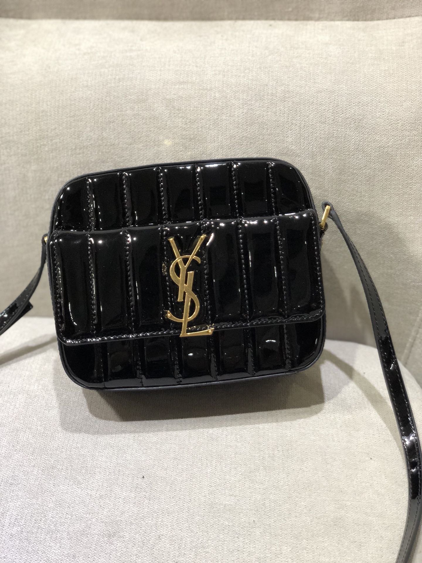 YSL Vicky Chain Bag-18*13*6CM