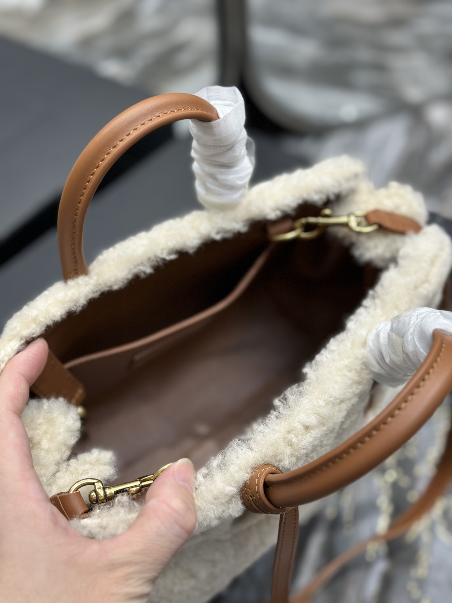 YSL Sac De Jour-22x18x11CM